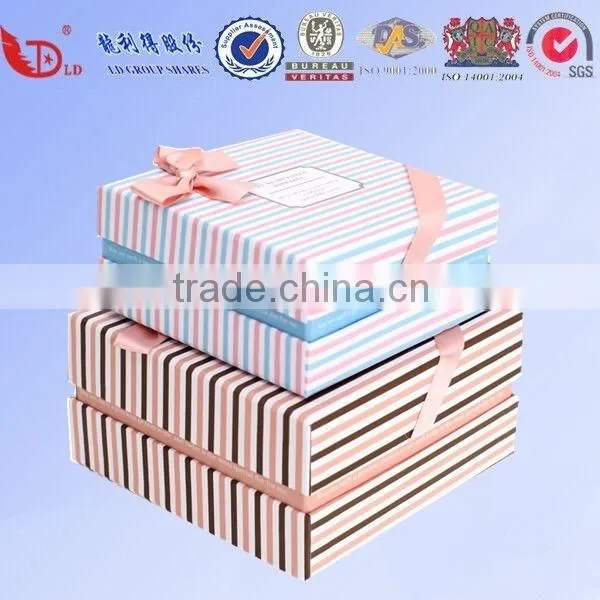Small Christmas Gift Box in Mailbox Shape for Sale. photo-4