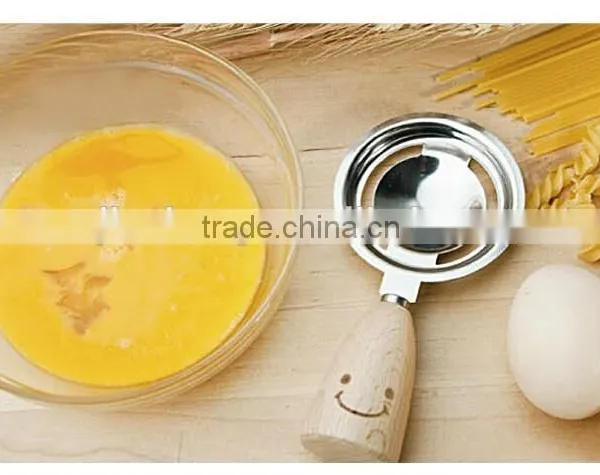S5132 Wooden Handle Smiling Egg White Separator photo-4
