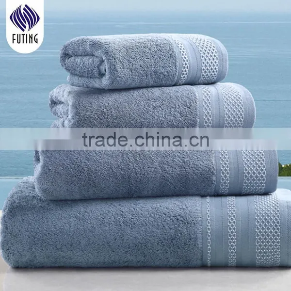 Pure White Custom Embroidery Logo Bathroom Towels 5 Star Hotel Towel Set for Cheap Wholesale photo-3