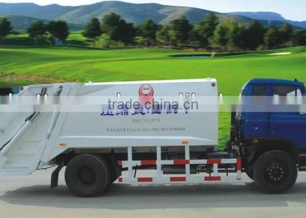 Howo 4X4 Right Hand Garbage Compactor Truck