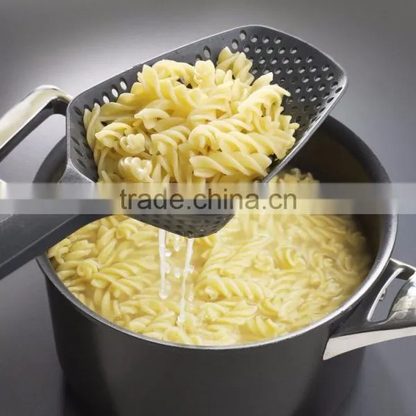 Hot Selling Eco-friendly Colorful Large Kitchen Nylon Scoop Colander Slotted Spoon photo-2