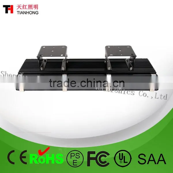 CE&ROHS&PSE Approved Led Flood Light 3 Years Warranty Meanwell Driver Bridgelu Led Flood Light 200w Led Flood Light photo-3