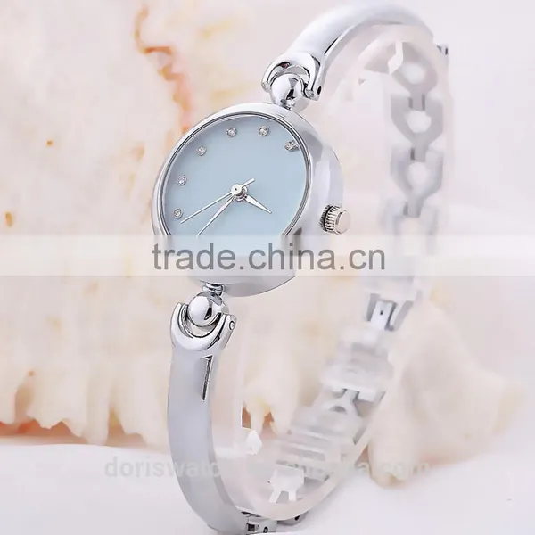 Top Sale Alloy Bracelet Simple Style Diamond Dial Fashion Women Watch photo-4