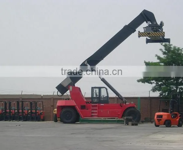 Reach Stacker