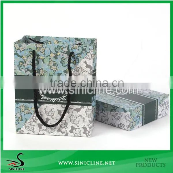 Sinicline High Quality Design Printed Paper Lady Shopping Bag With String photo-4