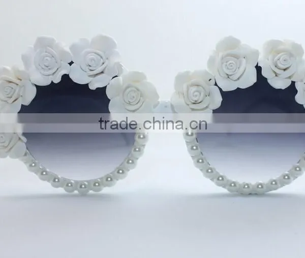 Vintage Flower Boho Half Rose Half Pearls Round Frame Resin Beach Sunglasses photo-5