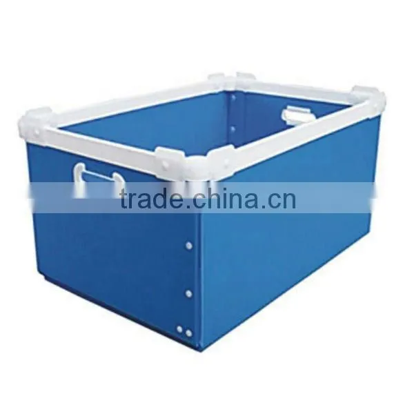 Stackable plastic storage container