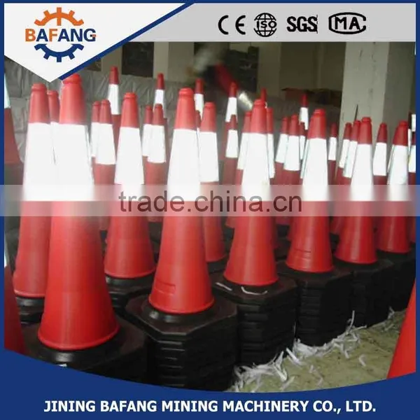 The Colored Traffic Cones of Rubber Base Road Cone Used for Traffic Road Protection photo-4