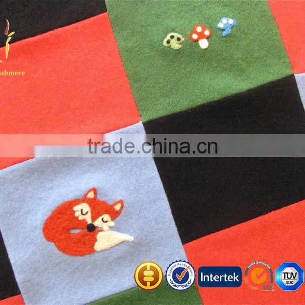 Pure Cashmere Wool Travel Blanket With Animals photo-3