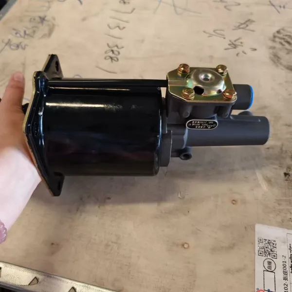 Original Shan Xi Automobile Truck Parts DZ9112230178 Clutch Boost Booster Cylinder photo-2