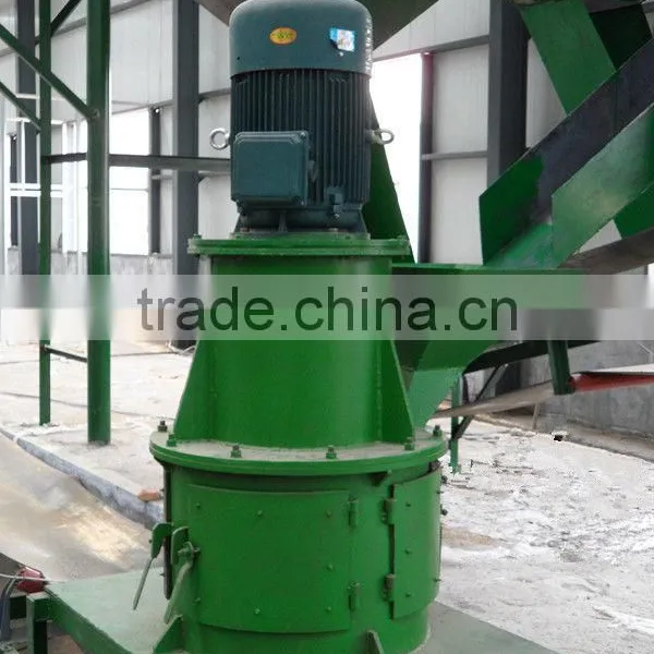 Fertilizer vertical grinder