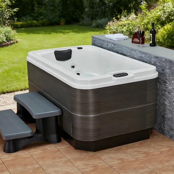 BarbadosOval Shape Whirlpool Bathtub with JetsBuilt-incirculationsystemkeepsthewaterflowing