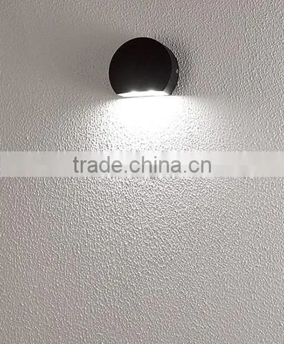 LED Wall Item No.5922 Round Waterproof Outdoor IP54 Surface Mounted LED Wall Light photo-2