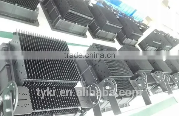 5 Years Guarantee Led Flood Light 150w Led Floodlight 110lm/w Made in China photo-2