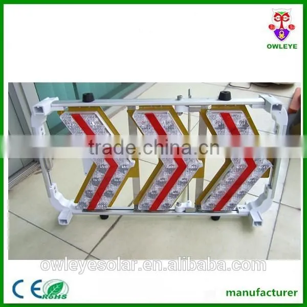 Solar-powered Led Synchro Flashing Arrow Warning Signal photo-3