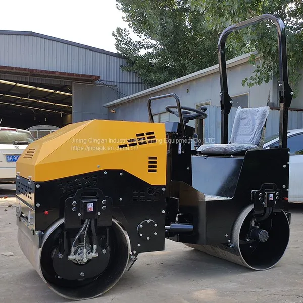 Twin Steel Wheel 1.8 Tons Twin Steel Wheel Vibratory Roller 390 Three Cylinder Diesel Powered Small Roller photo-5