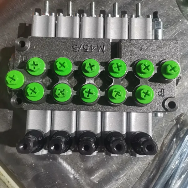 Multi-way Valve Distribution Valve M45/5 Yuehai Wrecker M45/6 Crane M45/4