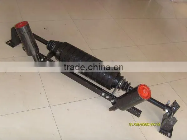 Conveyor carrier supporting roller idler