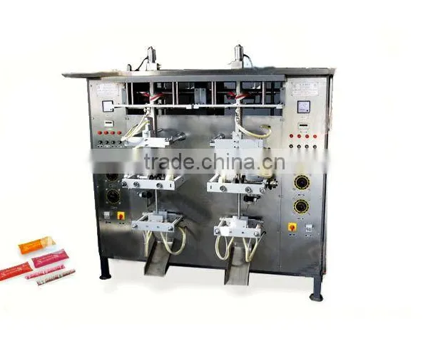 Gravity Filler Machine for Liquid Packing