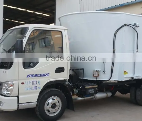 4x4 Wheeled Small Feed Mixer Truck/good Quality Mixer Feeder Truck for Sale photo-2