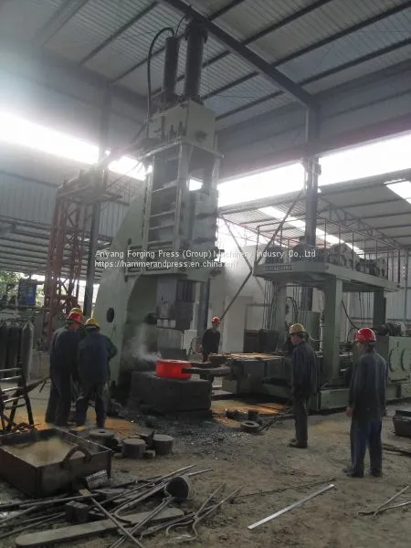 4 Tons C Type of Hydraulic Forging Hammer for Open Die Forging photo-2