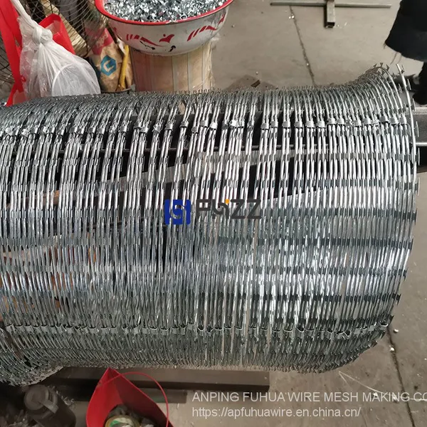 High Security Steel Blade Wire 450mm BTO-22 Galvanized Blade Wire Concertina Razor Barbed Wire photo-4