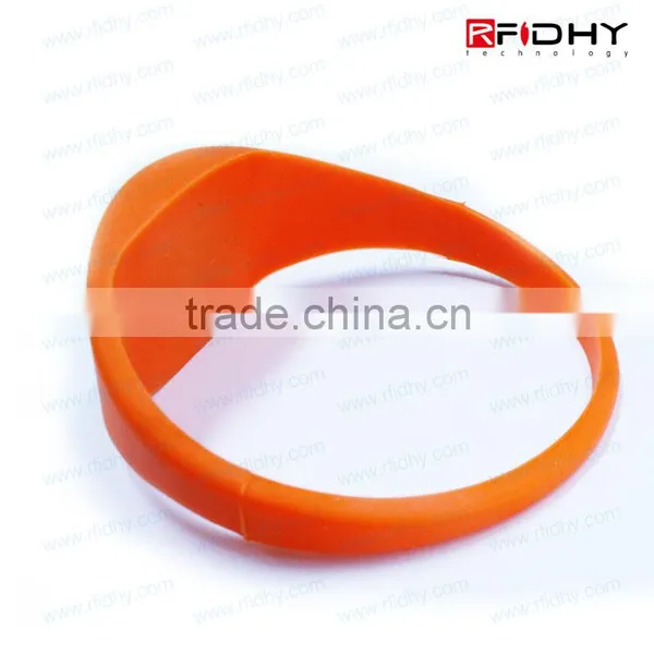 Printed Silicone Wristbands Provider RFID for Identifying photo-6