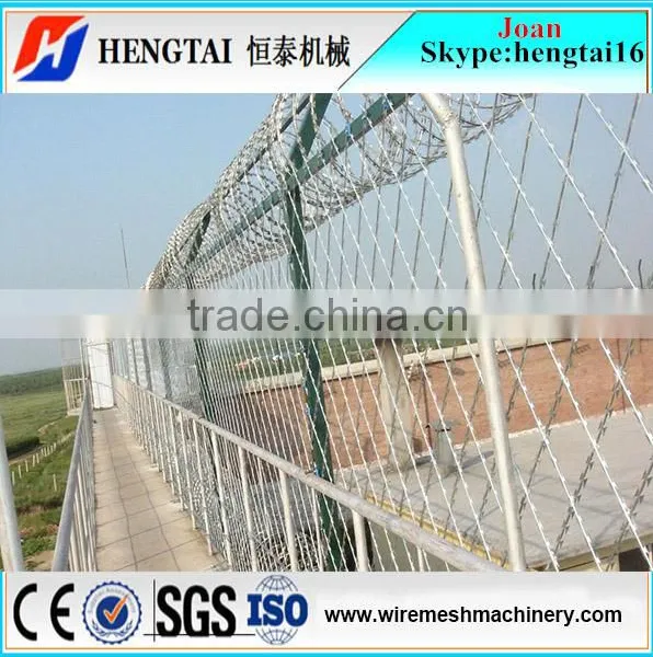Paddock Field Prison Grassland Security Fence Razor Wire Making Machine photo-3
