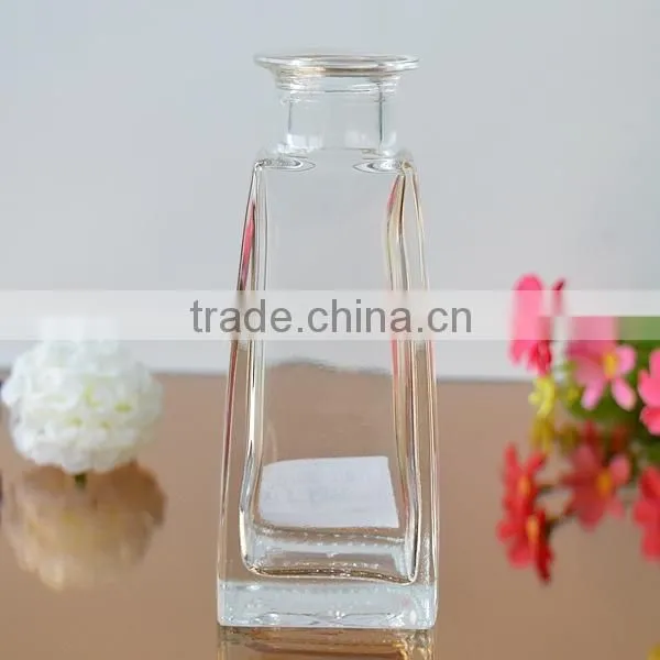 Wholesale Round Shaped Glass Perfume Bottle Stock photo-4