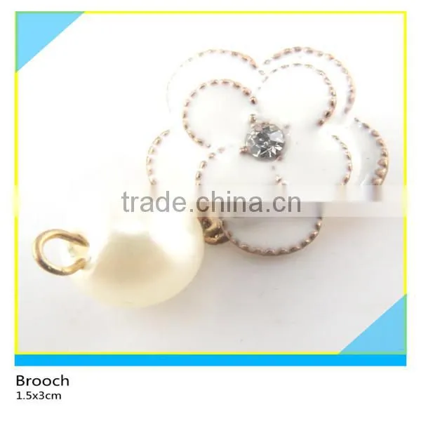 Pearl Gold Metal Brooch Bamquet Dress Decoration Fancy Pearl Brooch 4.5x5.5cm photo-5