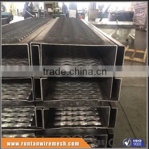 Hot Dipped Galvanized Diamond Safety Perforated Grip Strut Grating (Trade Assurance) photo-5
