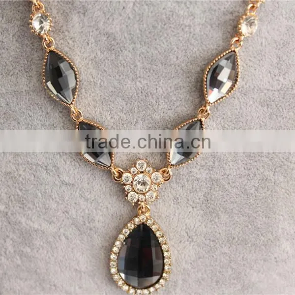 High Quality Glass Pendant Necklace 18k Gold Plated Crystal Necklace photo-3