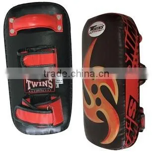 MUAY THAI KICKING PADS
