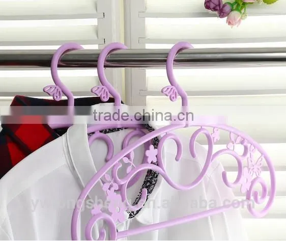 Plastic Coat Hanger Tree With Hollow Flower