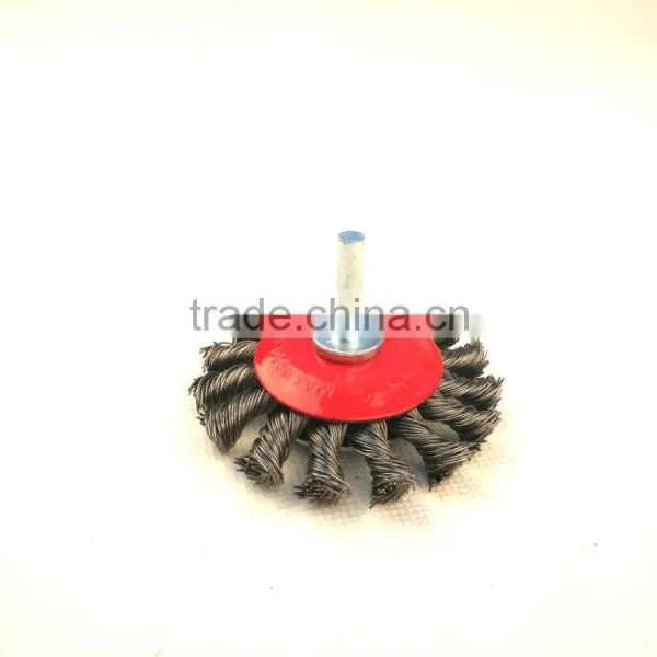 Twist Knot Bevel Brushes