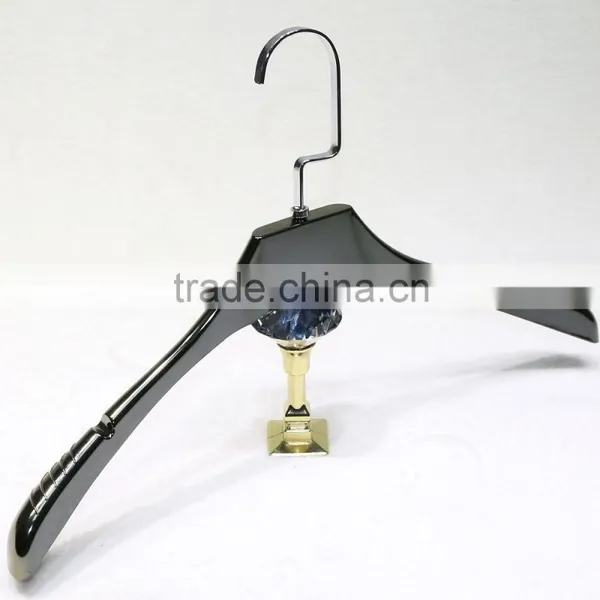 QD-246 High Quality Plastic Hanger for Suit Cheap Gold Plastic Hanger photo-3