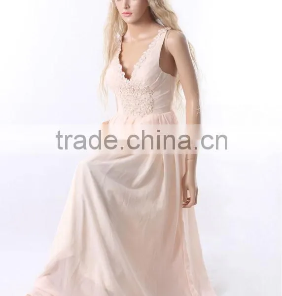 What a Beautiful Make-up Cheap Mannequin With Smoothy Surface and Elegant Posture Attacting Your Eyes