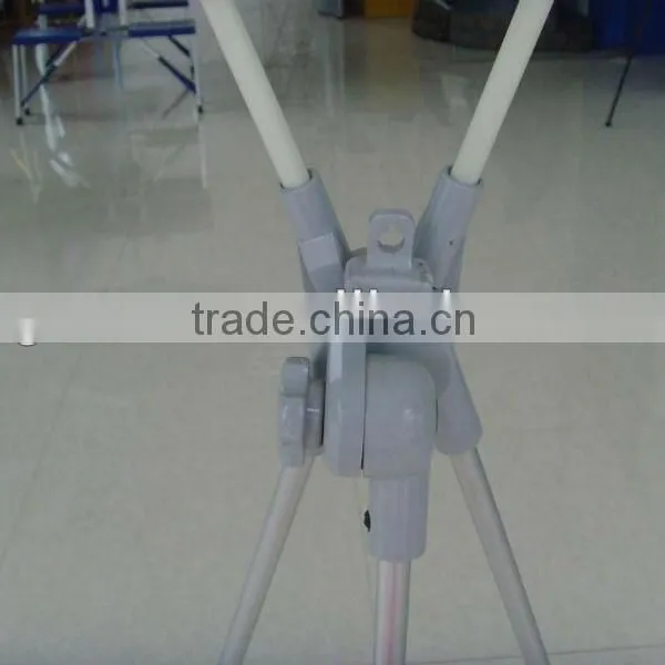 Standing Scrolling Roll up Banner Stand