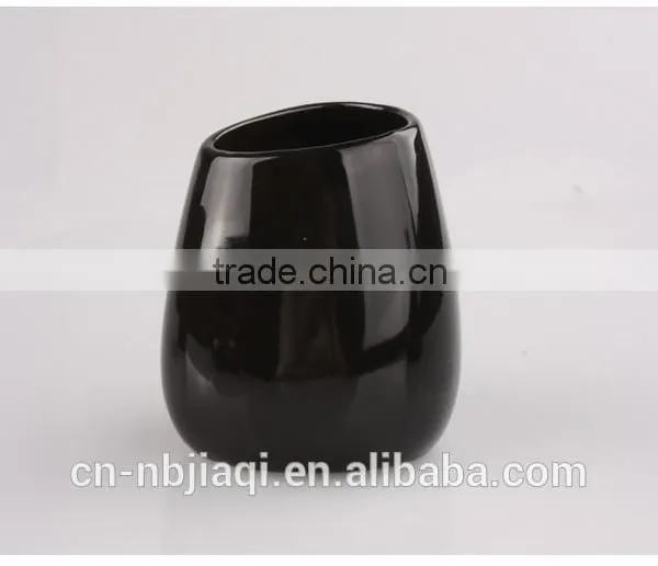 4pcs of Black Bathroom Accessories Set photo-3