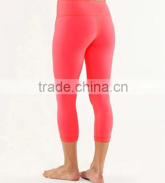Wholesale Cheap Top Selling Newest Design High End Sports Wear Women Yoga Capri Pants photo-4