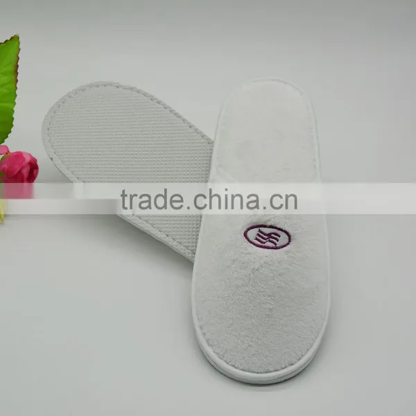White Embroidered Fleece Hotel Disposable Slippers photo-5