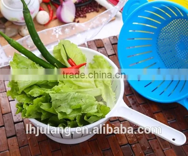 Useful Plastic Colander With Handle for Kitchen / Plastic Colander With Handle photo-2