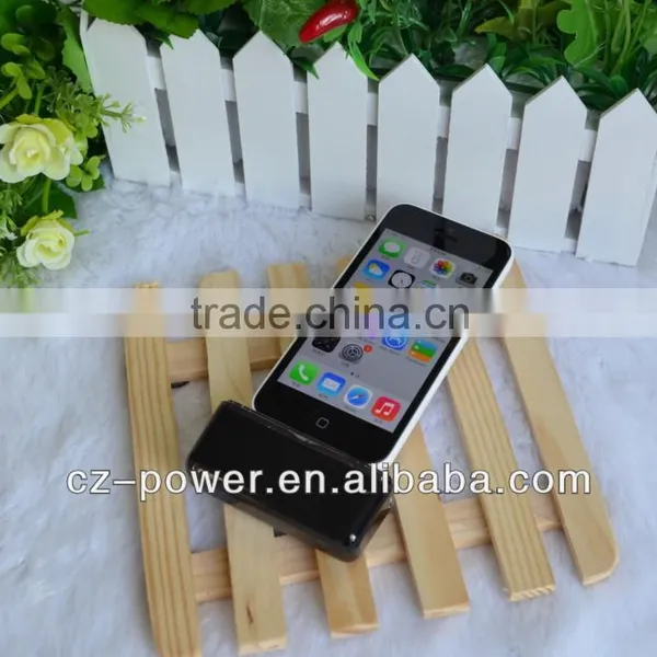 Power Charger for IPhone5/iPod/ IPad Mini With 2600mAh photo-3