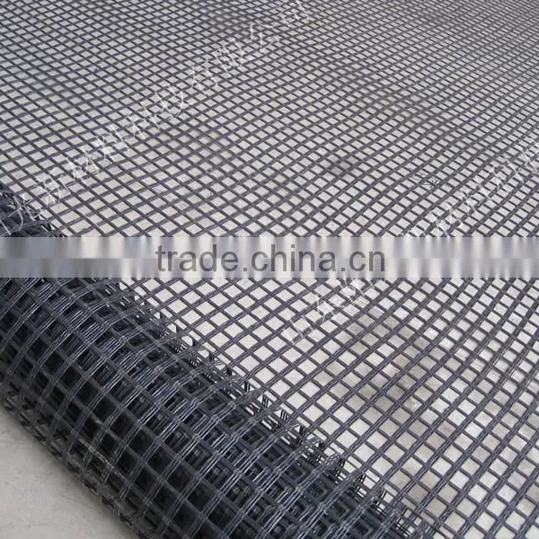 Uniaxial Polyester Geogrid Used for Earth Retaining Wall photo-4