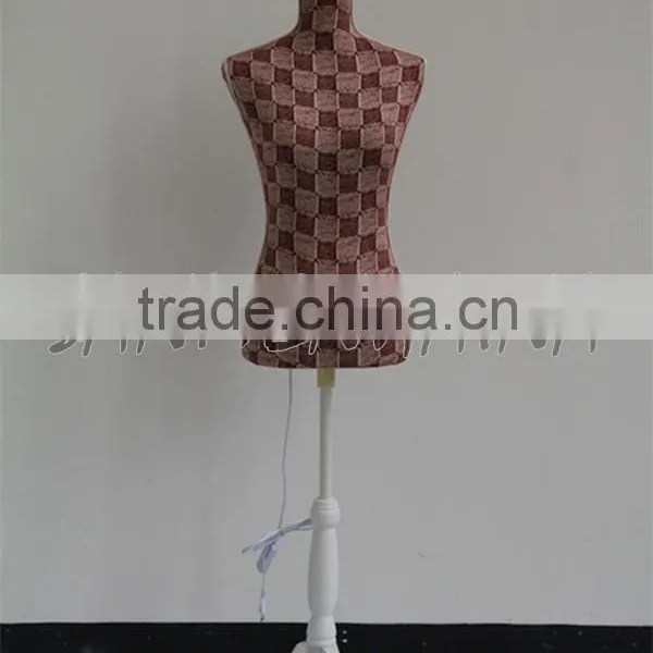 Red Square Printing Elastic Fabric Female Mannequin photo-3