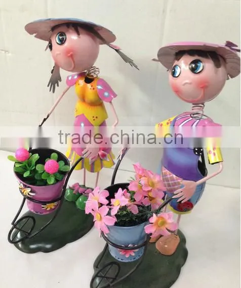 2015 Newest Design Girl Boy Garden Decoration Metal Girl Flower Pot Metal Bog Flower Pot Metal Flower Pot