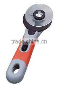 RC-26 NEW ROTARY CUTTER WITH CUSHION GRIP 60MM photo-2