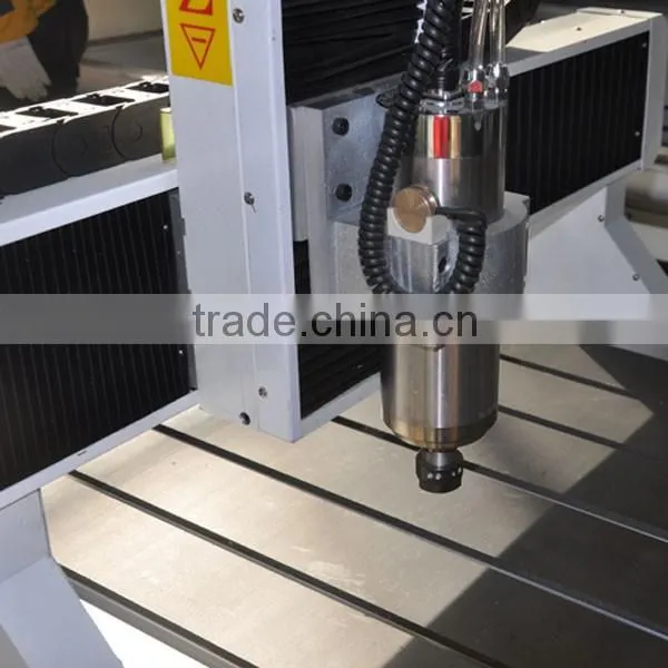 China Hobby 6090 Cnc Easy to Use Stepper Motor Mini Cnc Machine photo-2