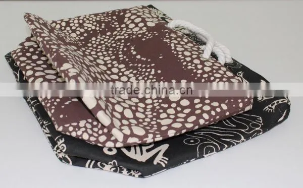 Twisted Rope Handle Nature Print Bag - From India - Made From Laminated Canvas photo-2