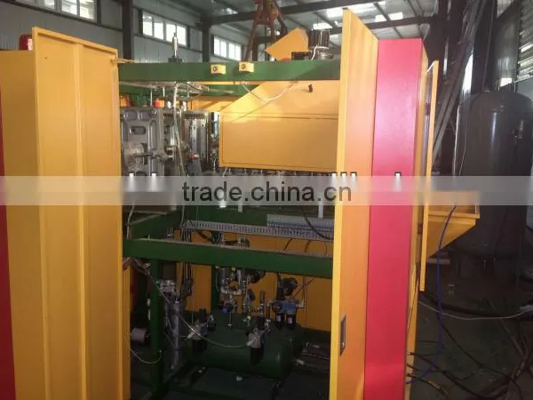 Automatic high temperature resisting bottles blowing machine